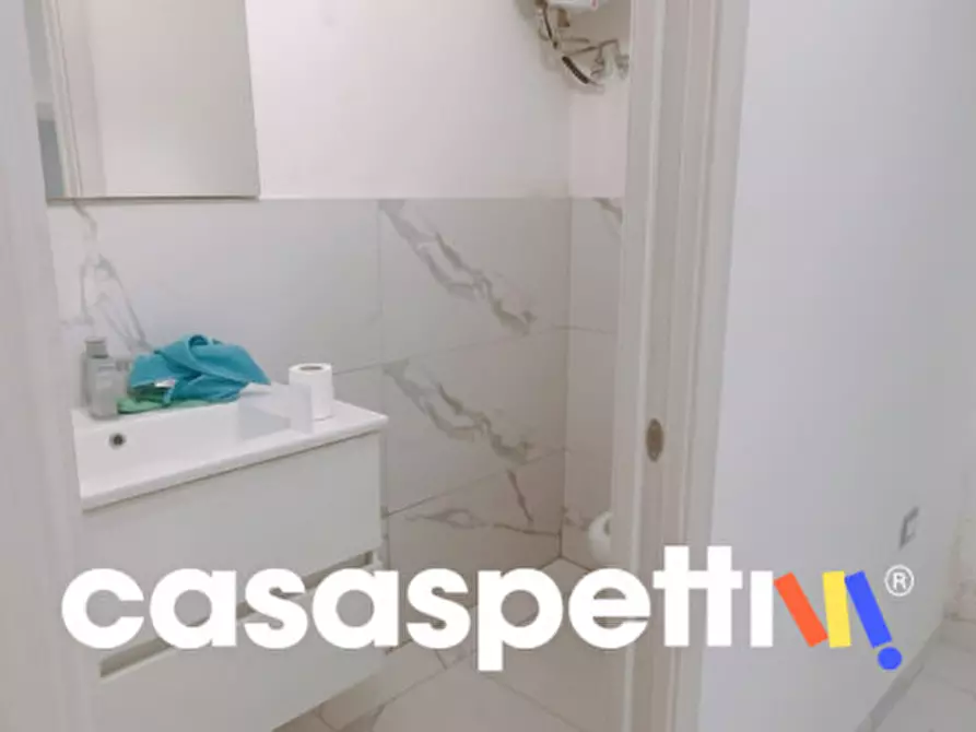 Immagine 12 di Negozio in affitto  in Via Antonio Conforti 21 a Salerno