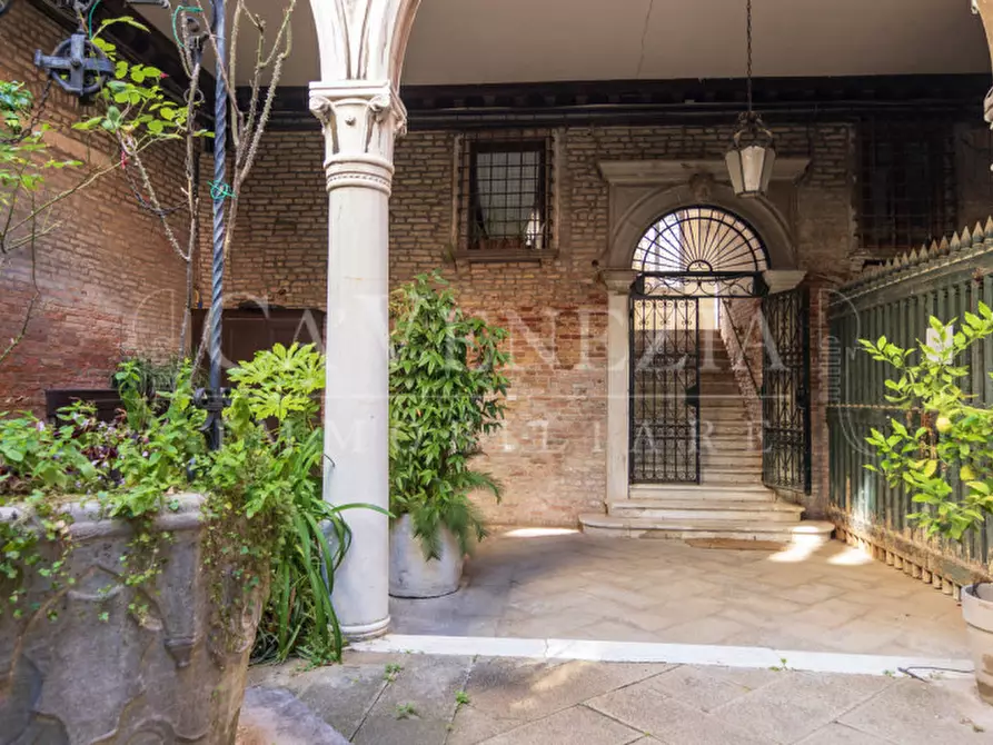 Immagine 19 di Appartamento in vendita  a Venezia