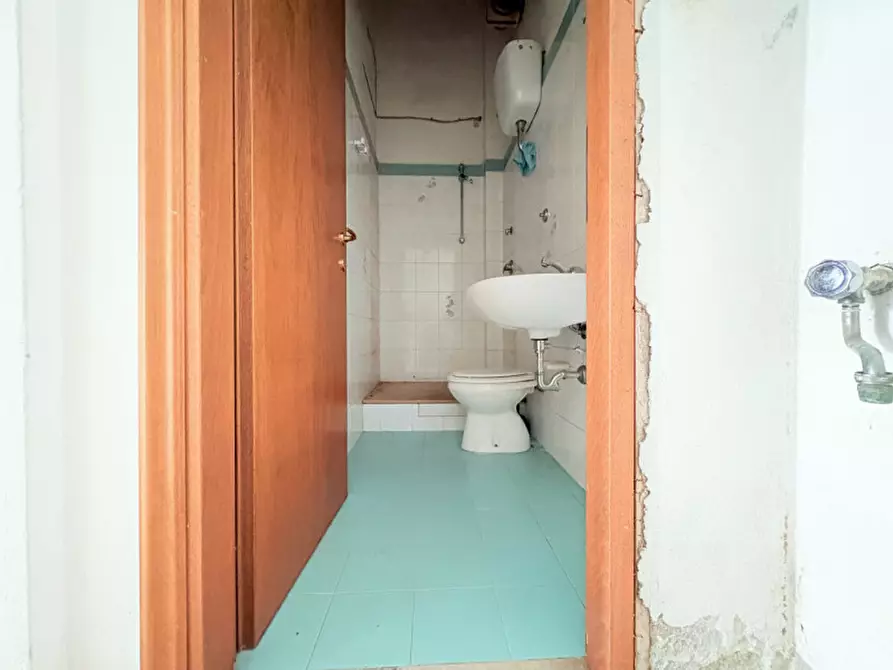 Immagine 4 di Attività commerciale in affitto  in Via delle Rose 10 a Pisa