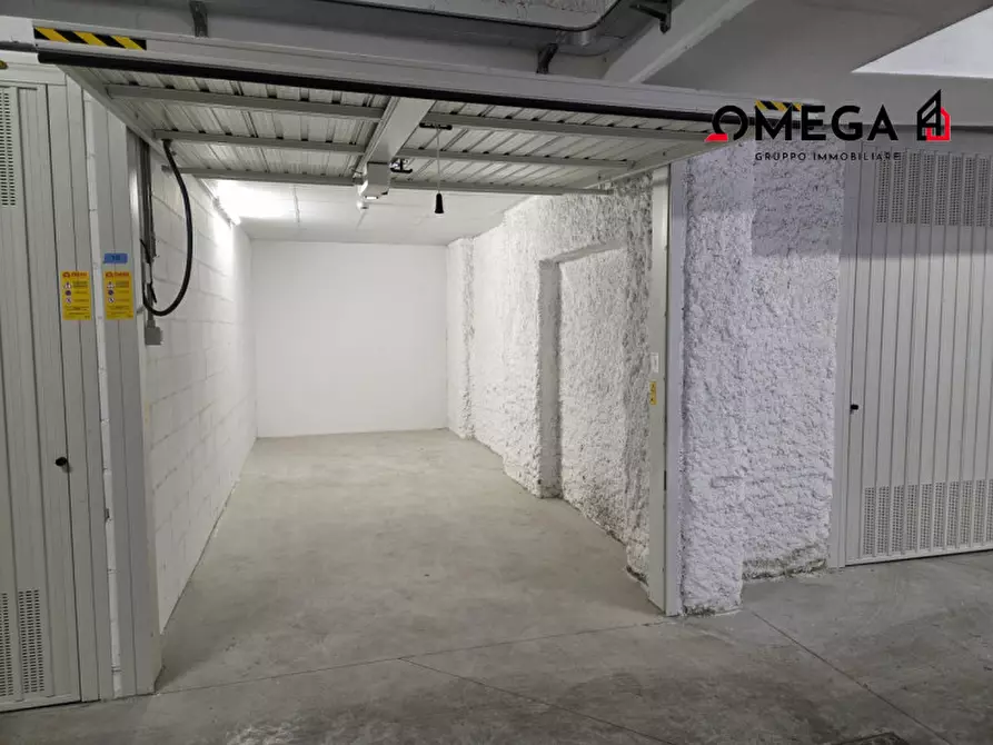 Immagine 6 di Garage in vendita  in Viale dell'Ippodromo 2-2A a Trieste