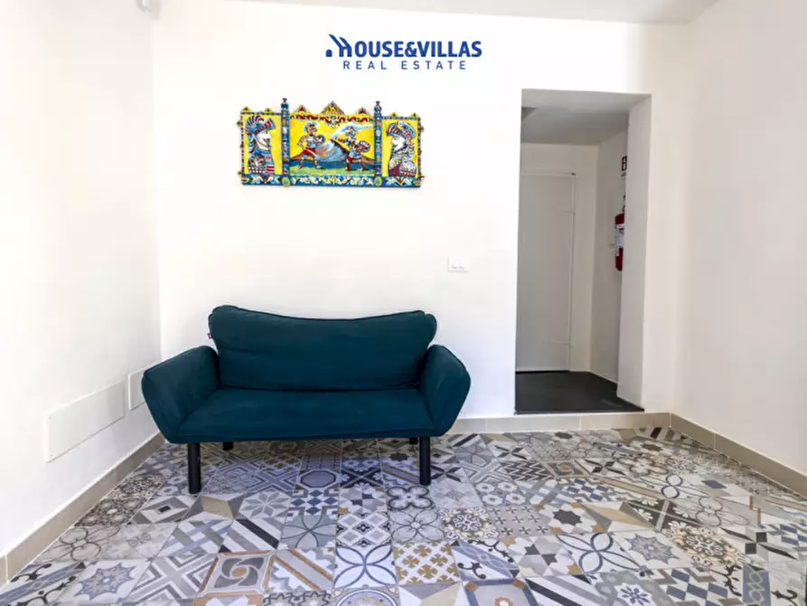 Immagine 10 di Casa indipendente in vendita  in Via Galileo Galilei a Noto