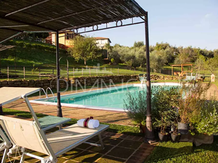Immagine 1 di Hotel in vendita  a Crespina Lorenzana