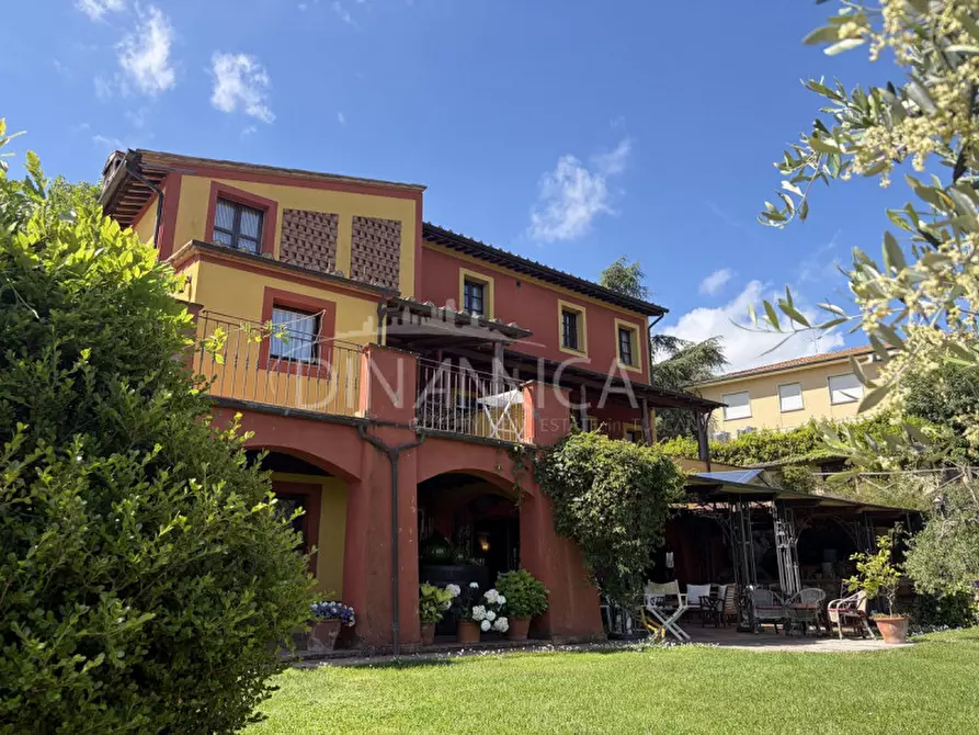 Immagine 2 di Hotel in vendita  a Crespina Lorenzana