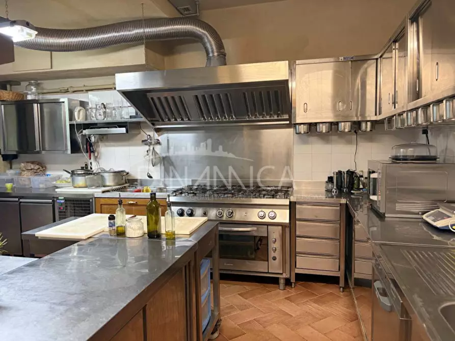 Immagine 14 di Hotel in vendita  a Crespina Lorenzana
