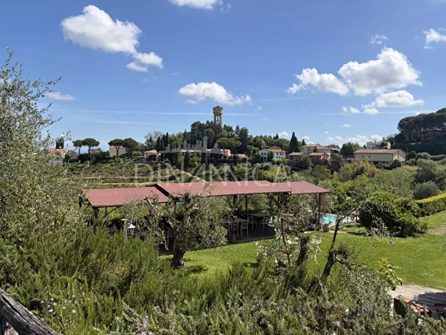 Immagine 23 di Hotel in vendita  a Crespina Lorenzana