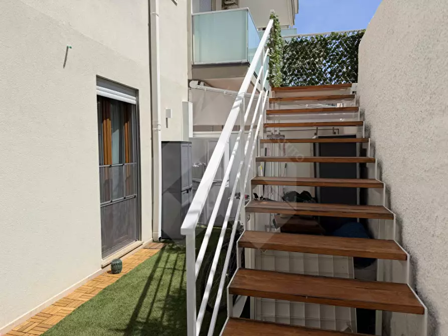 Immagine 9 di Appartamento in vendita  in Via Professor Francesco Milano, 2 a Trani