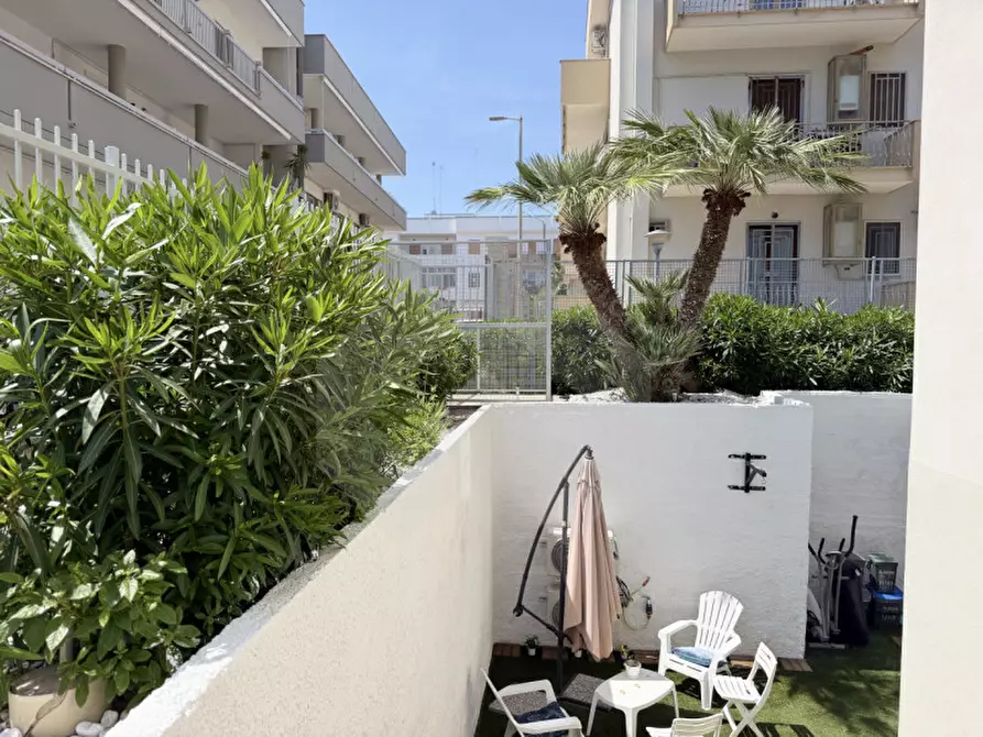 Immagine 10 di Appartamento in vendita  in Via Professor Francesco Milano, 2 a Trani
