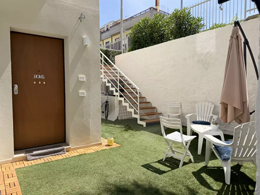 Immagine 12 di Appartamento in vendita  in Via Professor Francesco Milano, 2 a Trani