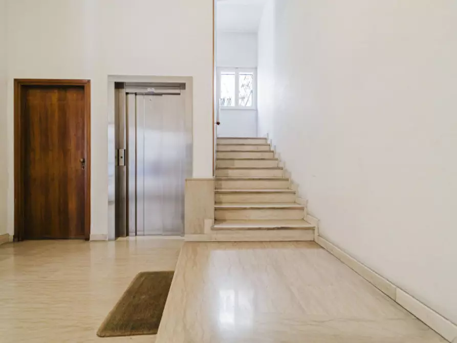 Immagine 25 di Appartamento in vendita  in Strada Farini, 71 a Parma