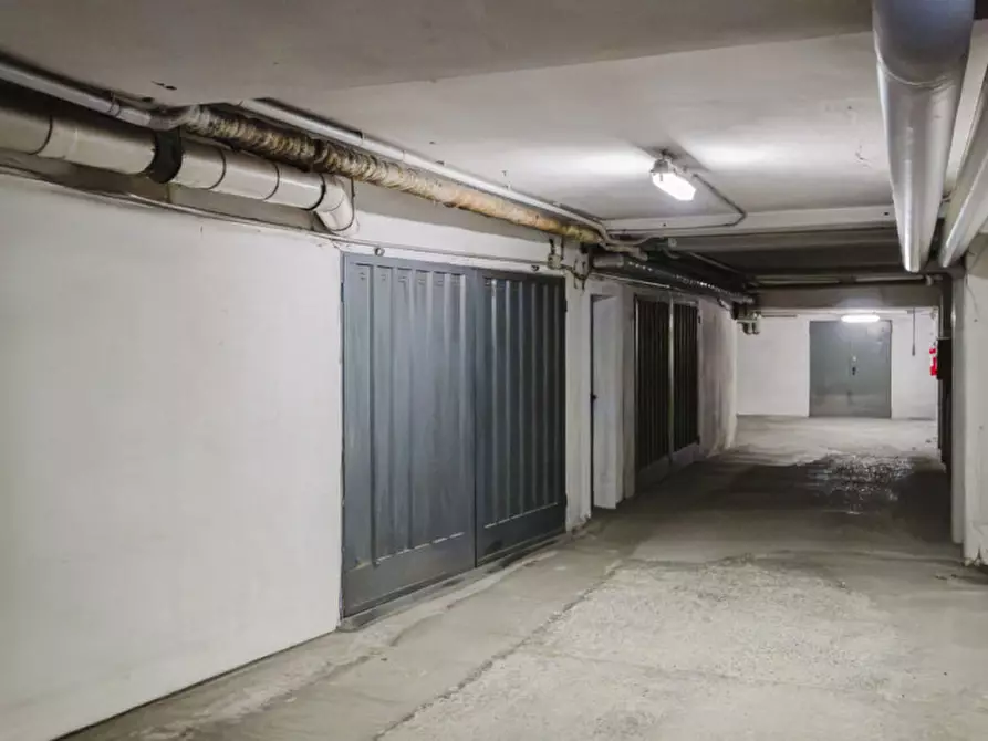 Immagine 30 di Appartamento in vendita  in Strada Farini, 71 a Parma