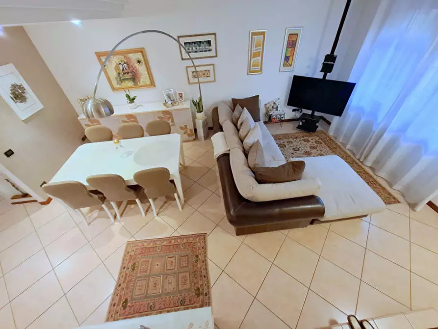 Immagine 3 di Casa trifamiliare in vendita  in Via Cristoforo Colombo a Villafranca Padovana