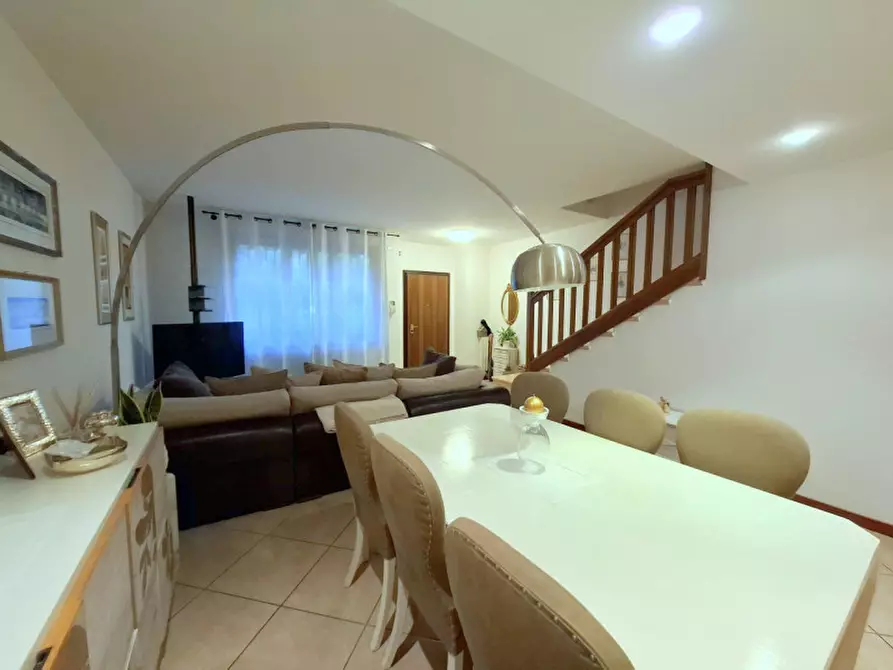 Immagine 5 di Casa trifamiliare in vendita  in Via Cristoforo Colombo a Villafranca Padovana
