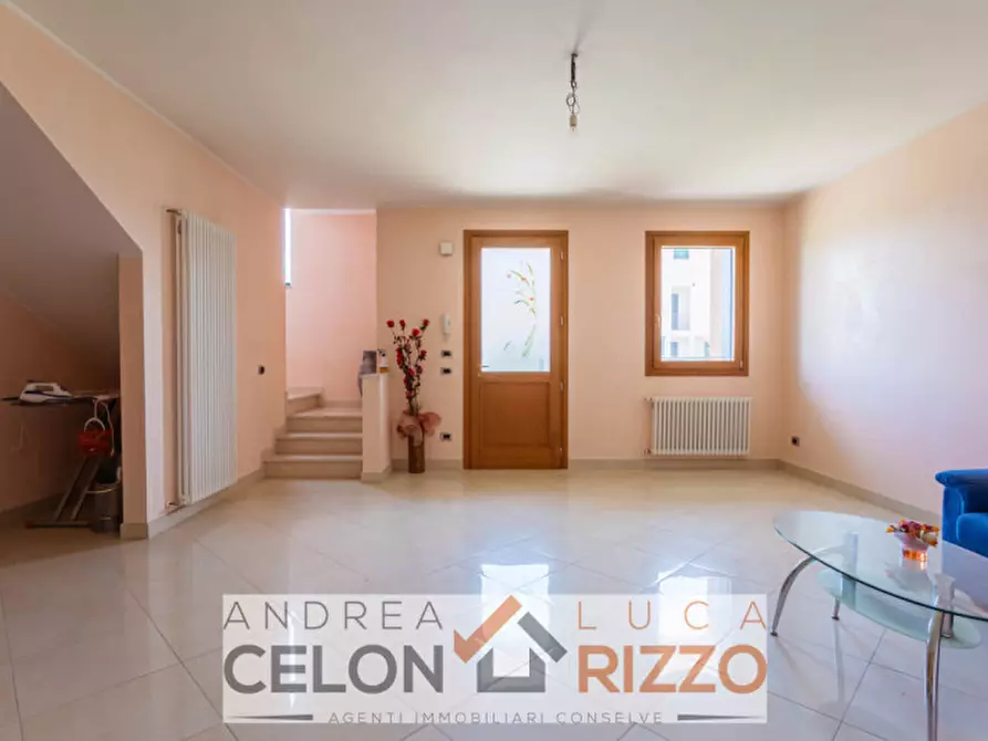 Immagine 5 di Casa bifamiliare in vendita  in Via Roma a Pozzonovo