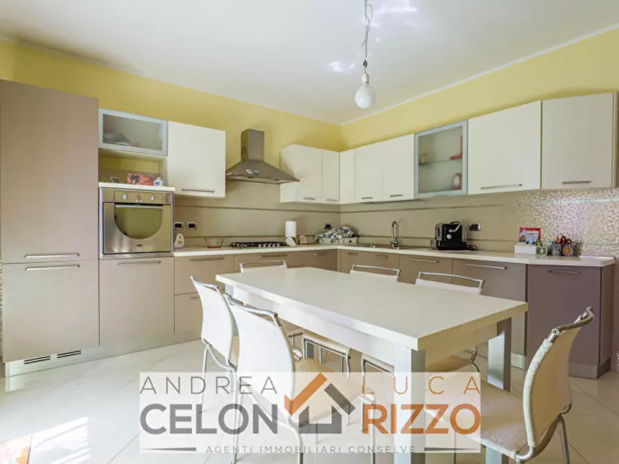Immagine 10 di Casa bifamiliare in vendita  in Via Roma a Pozzonovo