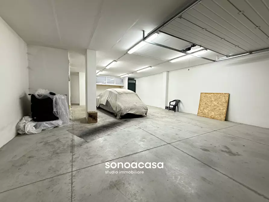 Immagine 1 di Garage in vendita  in via illica a Mondolfo