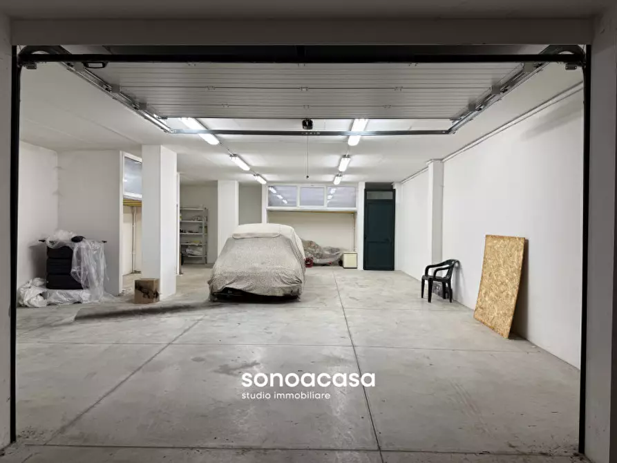 Immagine 2 di Garage in vendita  in via illica a Mondolfo