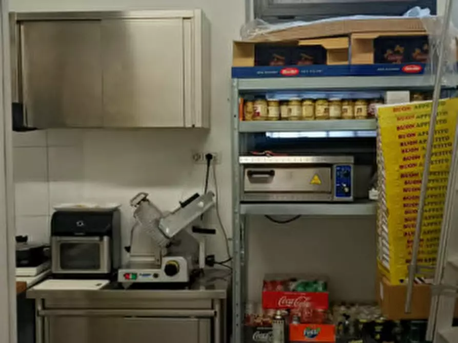 Immagine 4 di Attività commerciale in affitto  in VIA ROMA a Bagno A Ripoli
