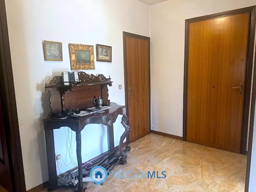Immagine 5 di Appartamento in vendita  in Via Emilia 36 a Rubano
