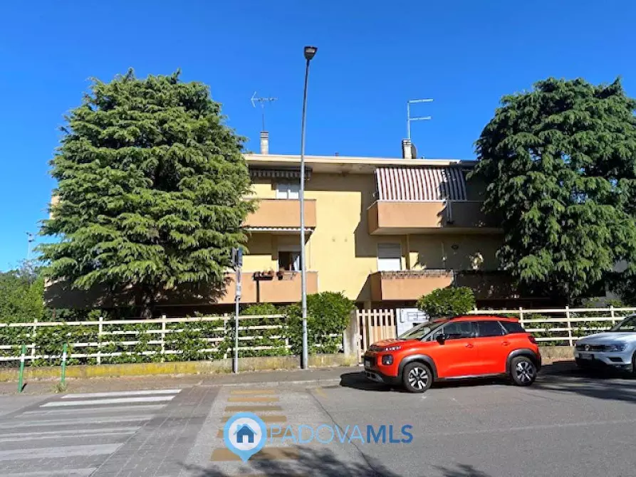 Immagine 30 di Appartamento in vendita  in Via Emilia 36 a Rubano