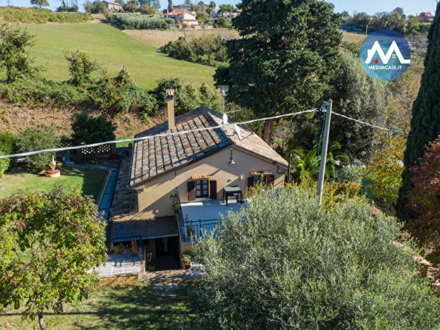 Immagine 1 di Rustico / casale in vendita  in strada montebacchino a Pesaro