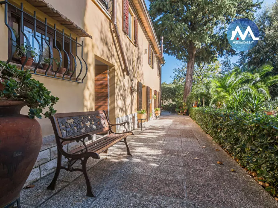 Immagine 27 di Rustico / casale in vendita  in strada montebacchino a Pesaro