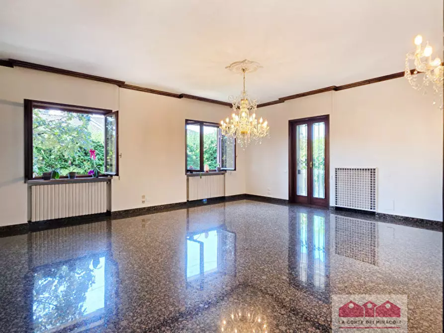 Immagine 2 di Villa in vendita  in Via Silvio Pellico a Caldogno