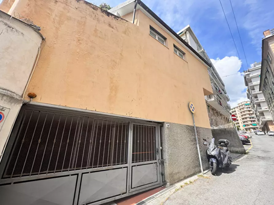 Immagine 12 di Appartamento in vendita  in parco villa rossi a Genova