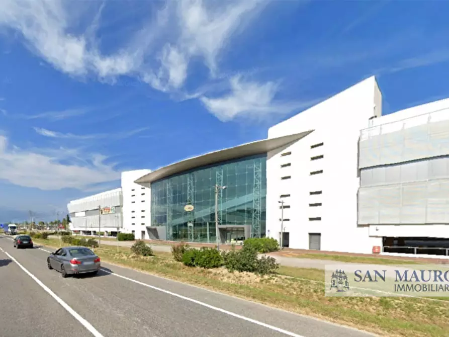 Immagine 7 di Capannone industriale in vendita  in via prasecco a Pordenone