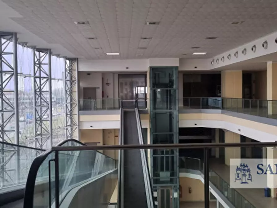 Immagine 17 di Capannone industriale in vendita  in via prasecco a Pordenone