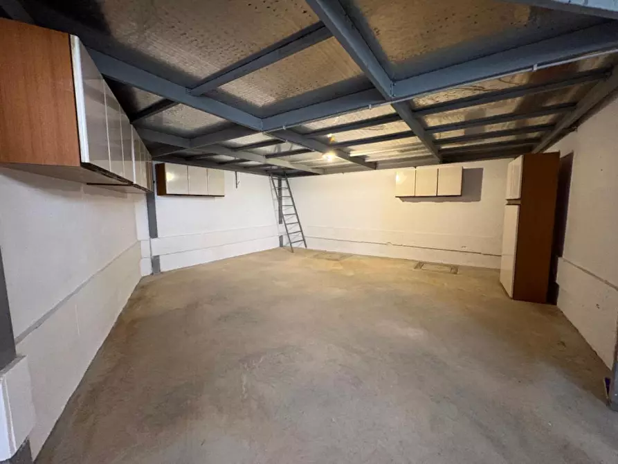 Immagine 9 di Garage in vendita  in Via Virginia Agnelli a Roma