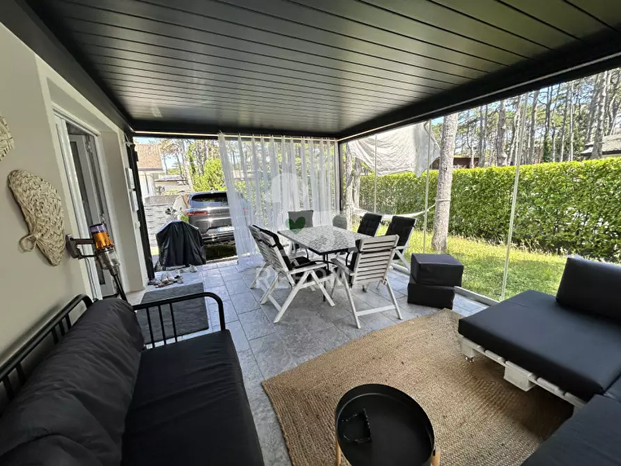 Immagine 1 di Casa bifamiliare in vendita  in Viale delle Palme a Lignano Sabbiadoro