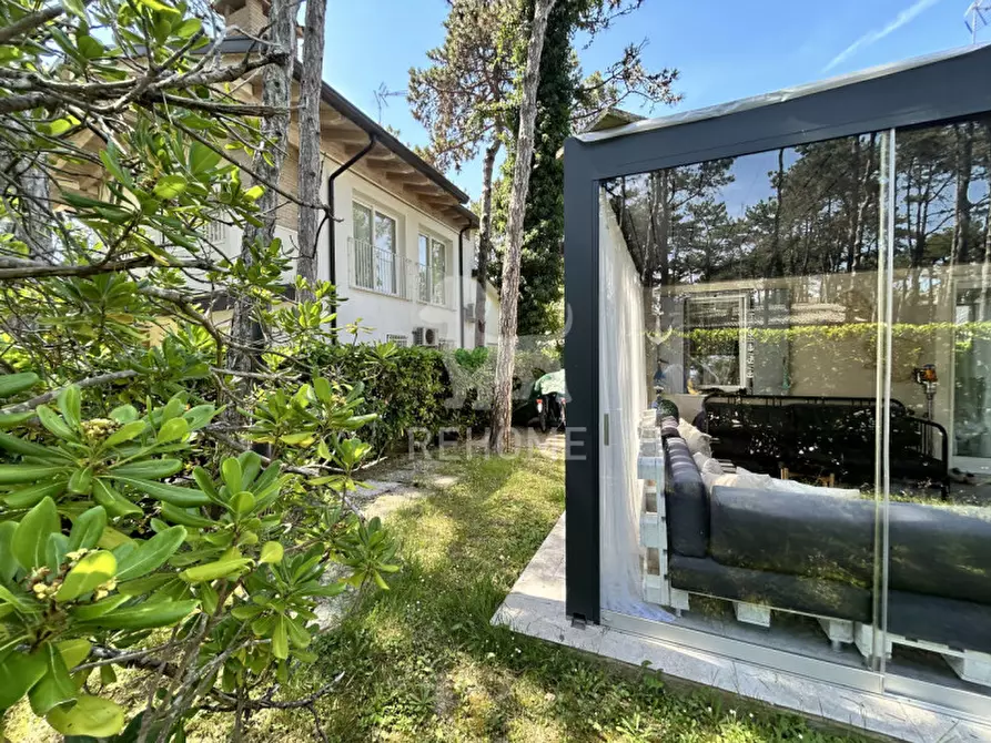 Immagine 8 di Casa bifamiliare in vendita  in Viale delle Palme a Lignano Sabbiadoro