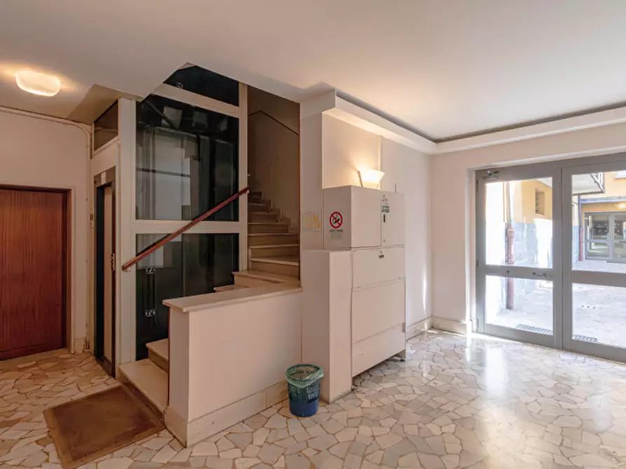 Immagine 4 di Appartamento in vendita  in Via Emilia Levante 118 a Bologna
