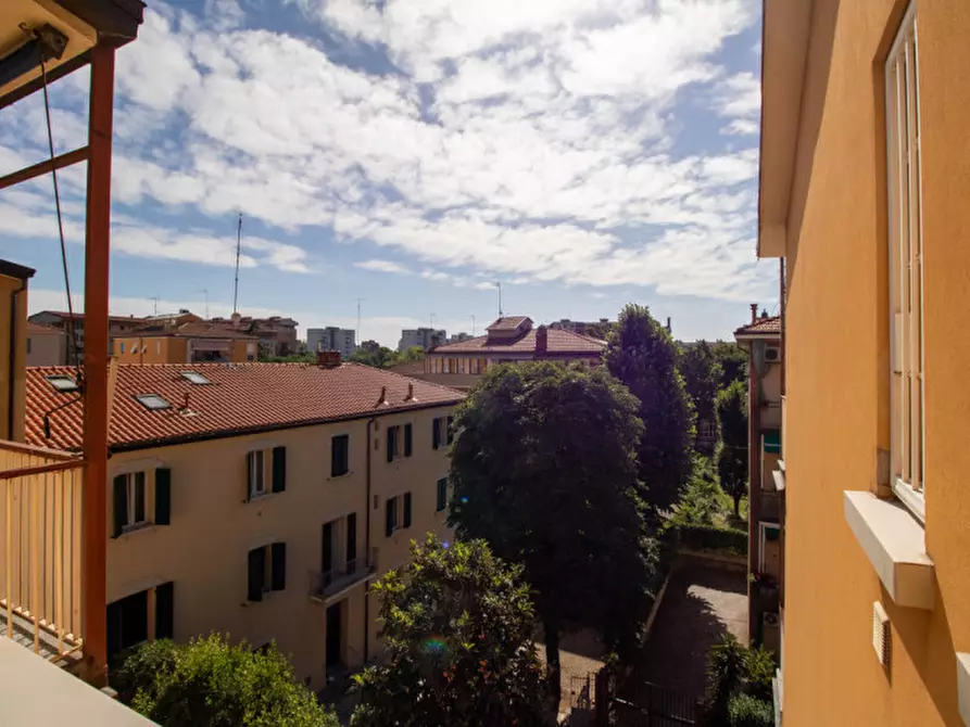 Immagine 13 di Appartamento in vendita  in Via Emilia Levante 118 a Bologna