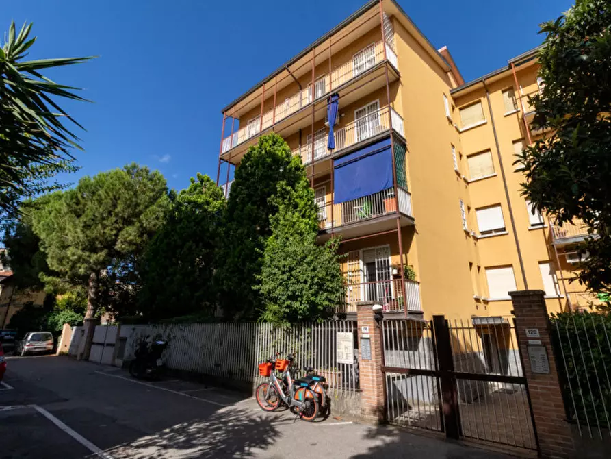 Immagine 17 di Appartamento in vendita  in Via Emilia Levante 118 a Bologna
