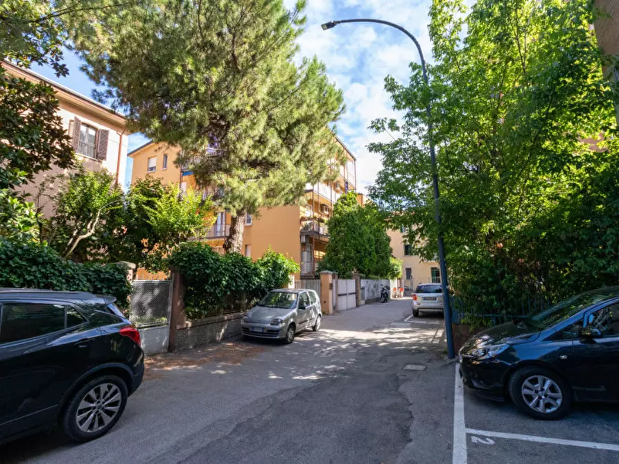 Immagine 19 di Appartamento in vendita  in Via Emilia Levante 118 a Bologna