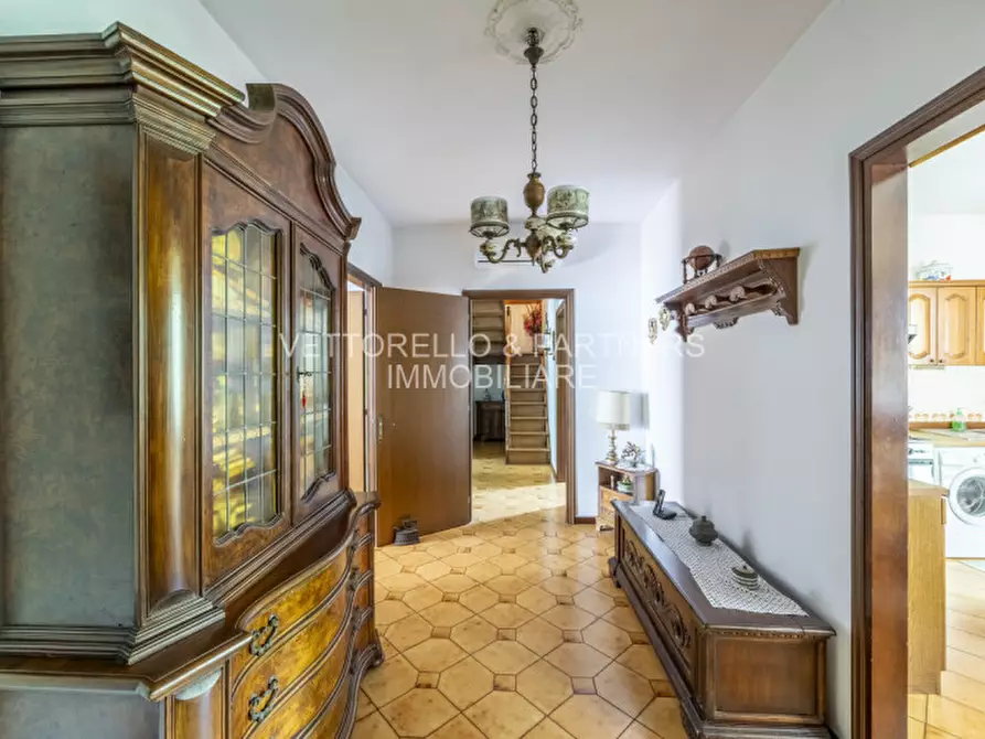 Immagine 5 di Appartamento in vendita  in via e.mattei a Venezia