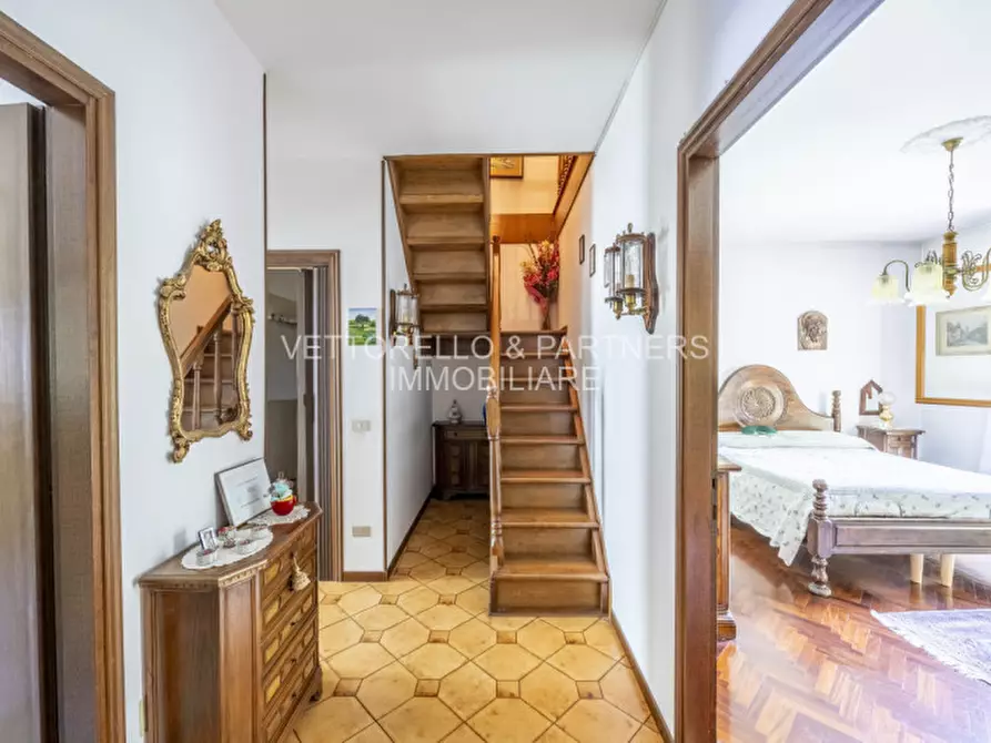 Immagine 13 di Appartamento in vendita  in via e.mattei a Venezia