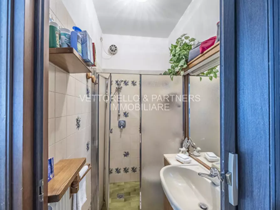 Immagine 21 di Appartamento in vendita  in via e.mattei a Venezia
