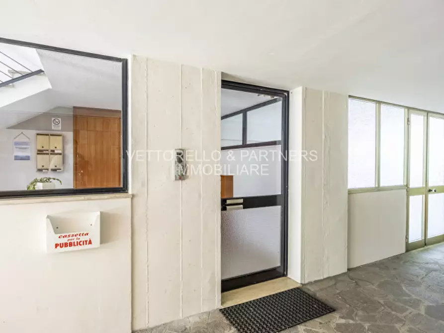 Immagine 47 di Appartamento in vendita  in via e.mattei a Venezia
