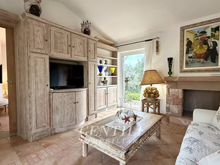 Immagine 4 di Villa in vendita  in Via Cala dei Ginepri a Arzachena