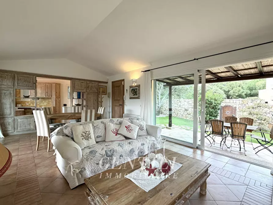 Immagine 5 di Villa in vendita  in Via Cala dei Ginepri a Arzachena