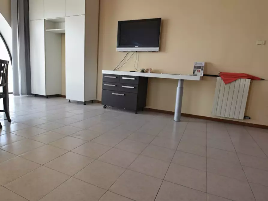 Immagine 17 di Negozio in vendita  in VIA PRIMO MAGGIO a Bussolengo