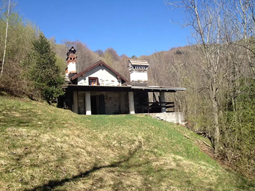 Immagine 1 di Casa indipendente in vendita  in Via per Cambiesso a Intragna