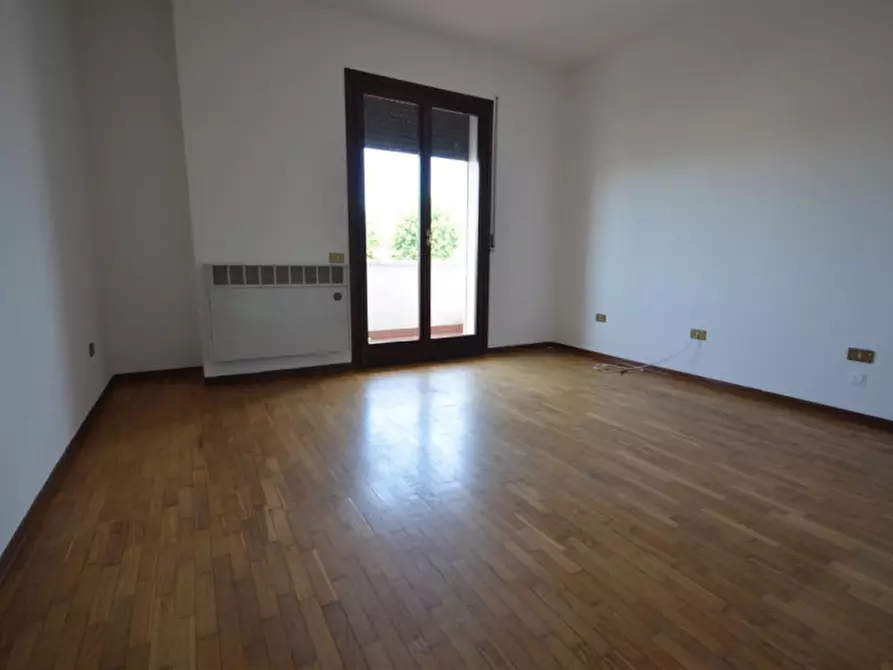 Immagine 10 di Appartamento in vendita  in Via degli Olmi a Castelfranco Veneto