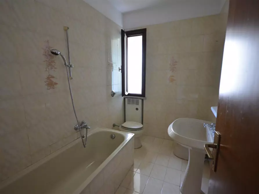 Immagine 19 di Appartamento in vendita  in Via degli Olmi a Castelfranco Veneto