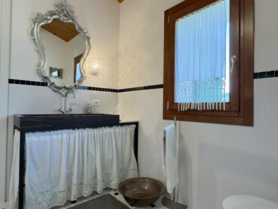 Immagine 21 di Casa quadrifamiliare in vendita  in via monte venda a Vo