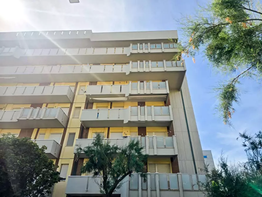 Immagine 3 di Appartamento in vendita  in Viale Dante Alighieri a Pesaro