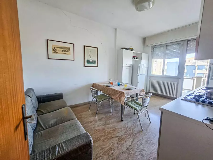 Immagine 8 di Appartamento in vendita  in Viale Dante Alighieri a Pesaro