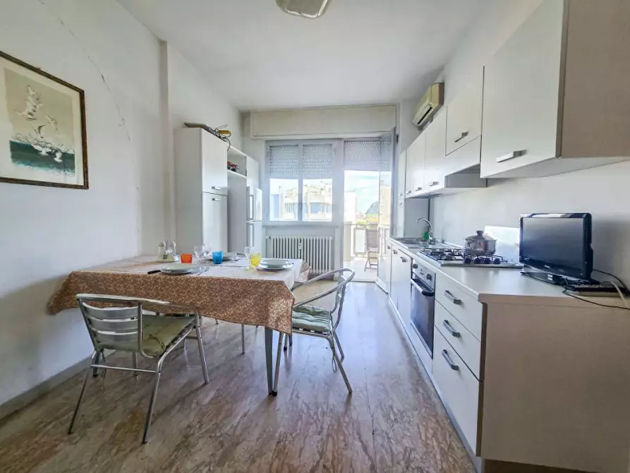 Immagine 9 di Appartamento in vendita  in Viale Dante Alighieri a Pesaro